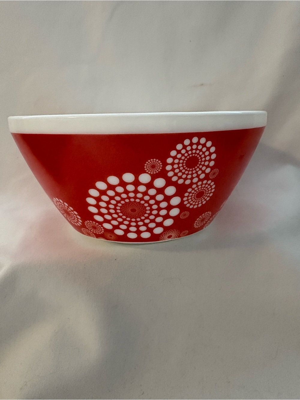 Vintage charm inspired by Pyrex/10 cup mixing bowl